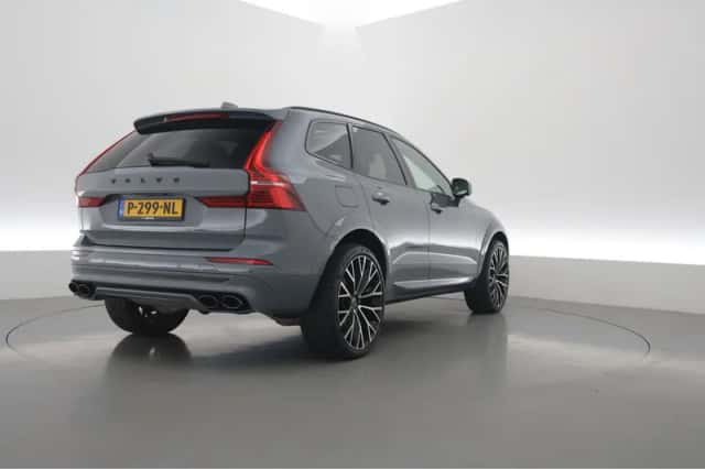 Volvo XC60 (2022) thumbnail 2