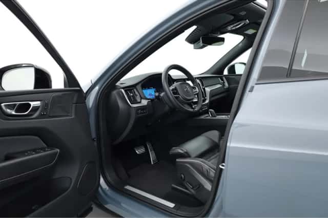 Volvo XC60 (2022) thumbnail 4