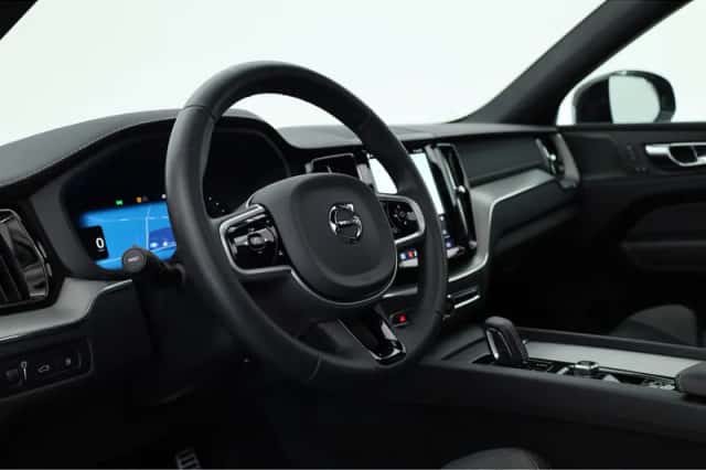 Volvo XC60 (2022) thumbnail 5
