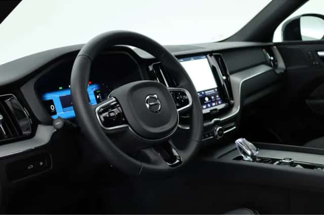 Volvo XC60 (2024) thumbnail 5
