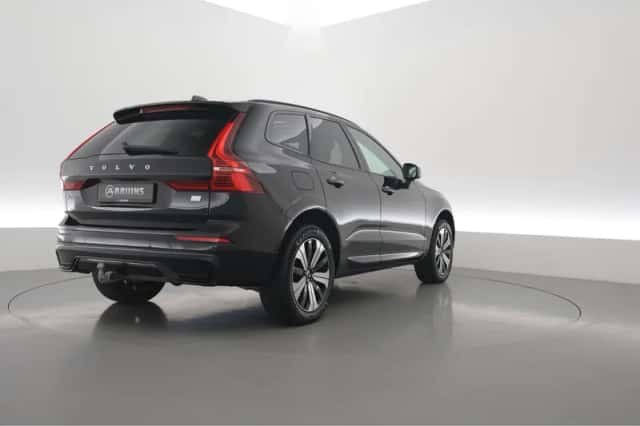 Volvo XC60 (2023) thumbnail 2