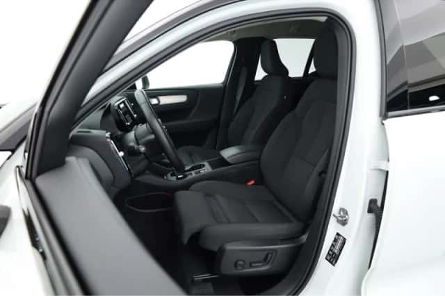 Volvo XC40 (2021) thumbnail 3