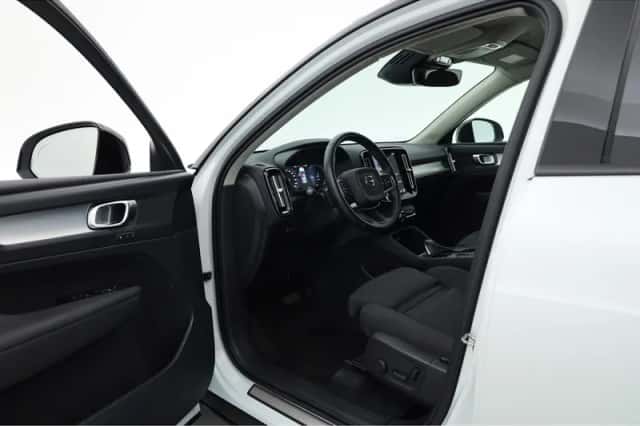 Volvo XC40 (2021) thumbnail 4
