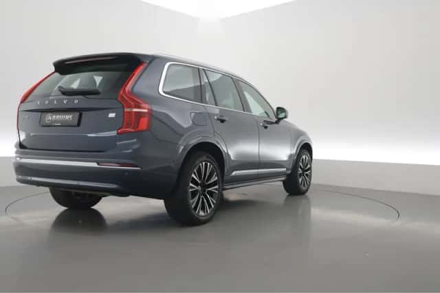 Volvo XC90 (2022) thumbnail 2