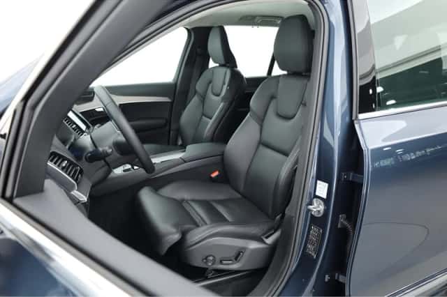 Volvo XC90 (2022) thumbnail 3