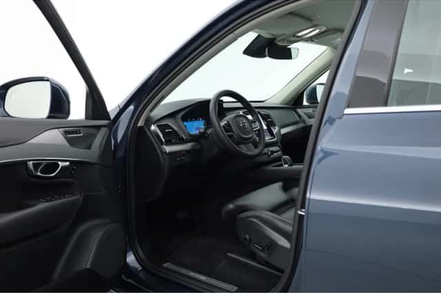 Volvo XC90 (2022) thumbnail 4