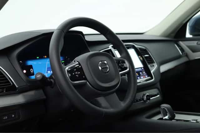 Volvo XC90 (2022) thumbnail 5
