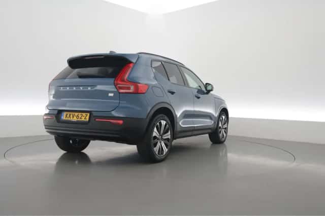Volvo XC40 (2022) thumbnail 2