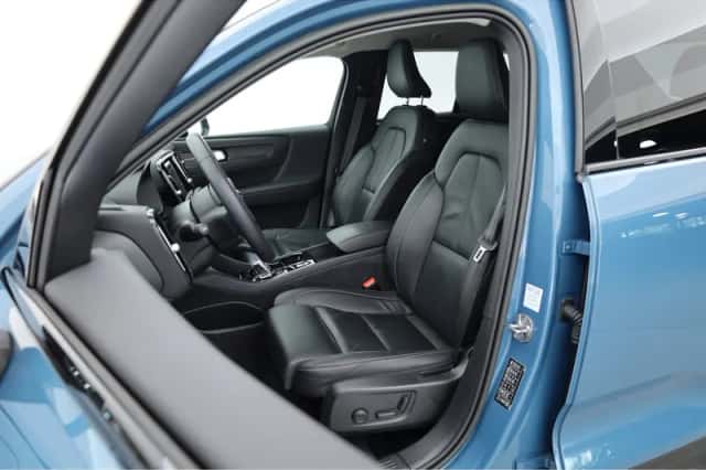 Volvo XC40 (2022) thumbnail 3
