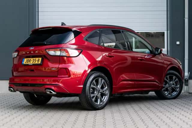 Ford Kuga (2022) thumbnail 2