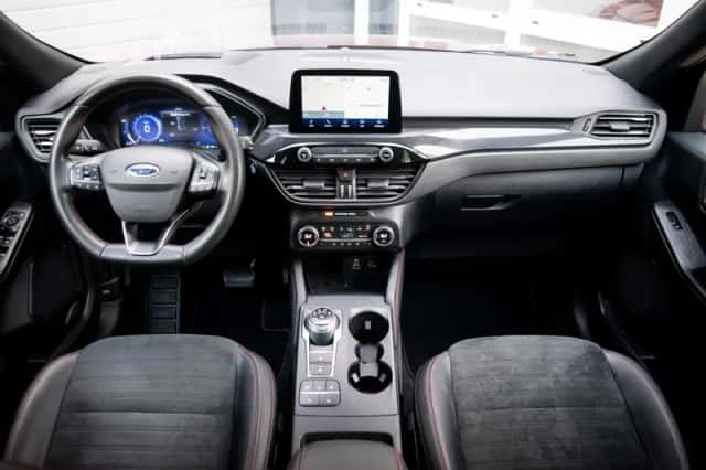 Ford Kuga (2022) thumbnail 3