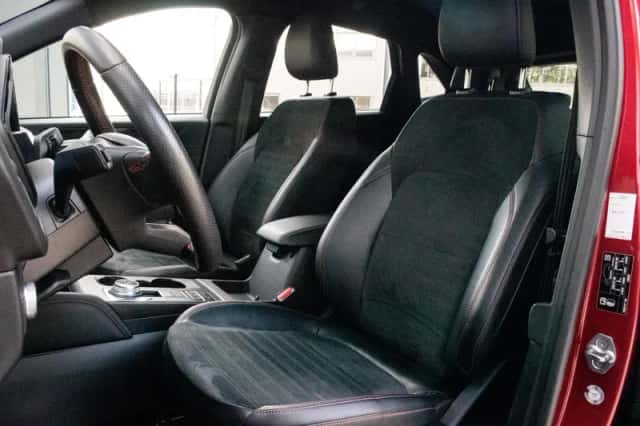 Ford Kuga (2022) thumbnail 4