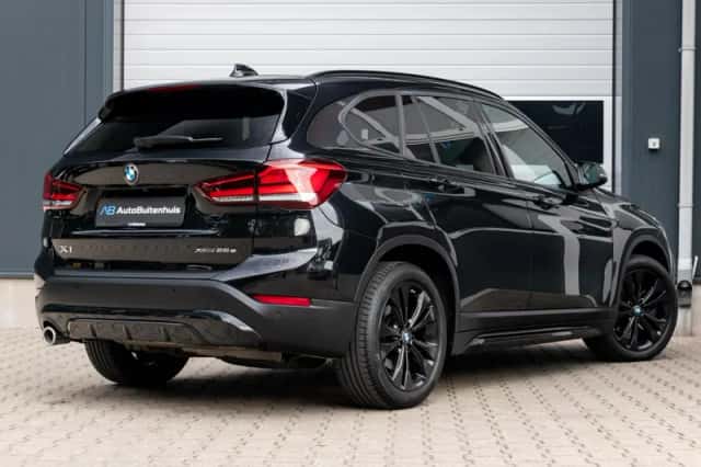 BMW X1 (2021) thumbnail 2