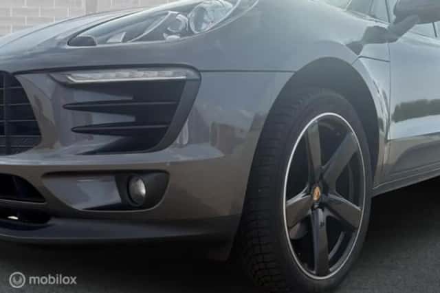 Porsche Macan (2018) thumbnail 4