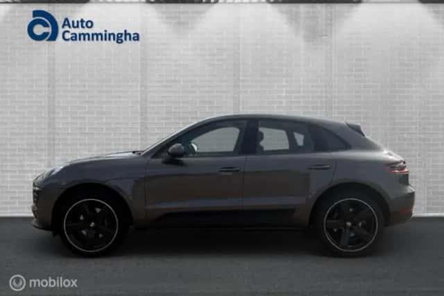 Porsche Macan (2018) thumbnail 5