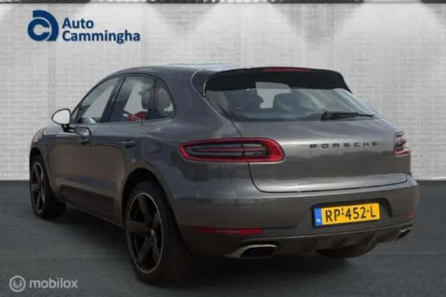 Porsche Macan (2018) thumbnail 6