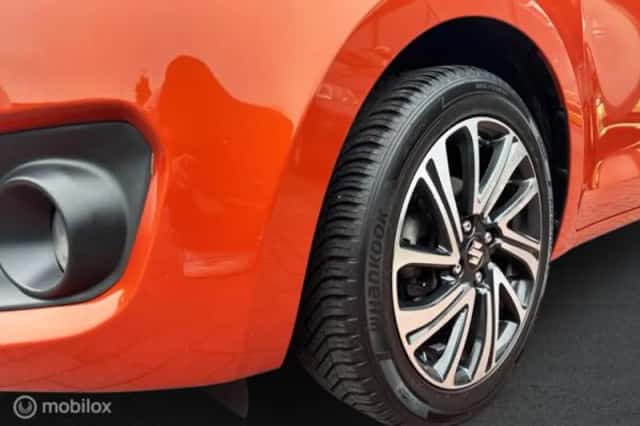 Suzuki Swift (2021) thumbnail 4