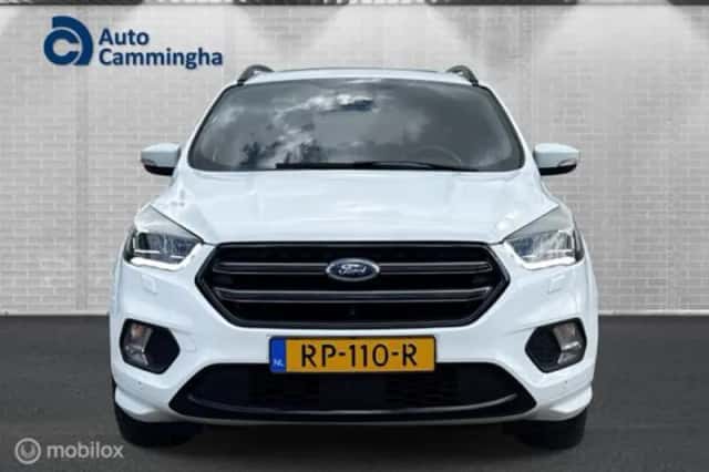 Ford Kuga (2018) thumbnail 2