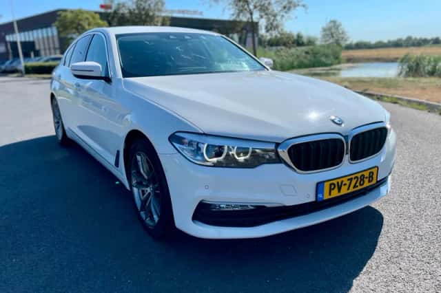 BMW 5-Serie (2017) thumbnail 1