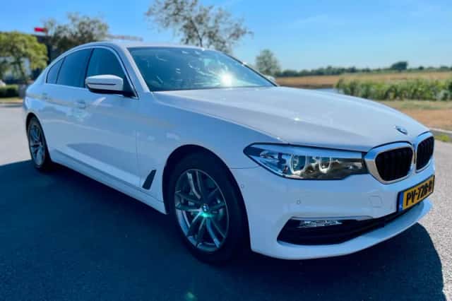 BMW 5-Serie (2017) thumbnail 2