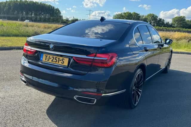BMW 7-Serie (2018) thumbnail 6