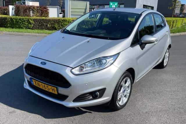 Ford Fiesta (2016) thumbnail 4