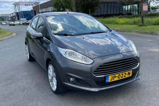 Ford Fiesta (2016) thumbnail 1