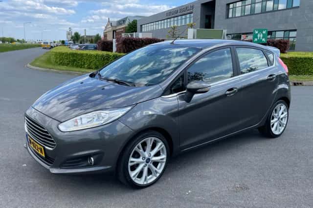 Ford Fiesta (2016) thumbnail 5