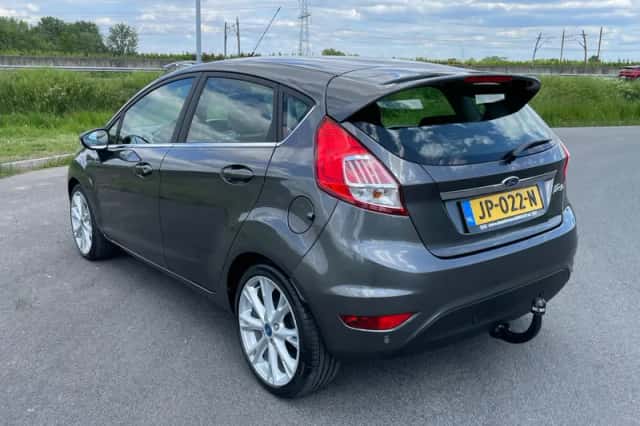 Ford Fiesta (2016) thumbnail 6