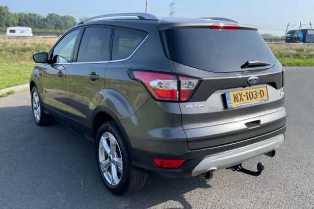 Ford Kuga (2017) thumbnail 6