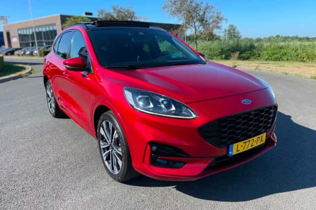 Ford Kuga (2021) thumbnail 1