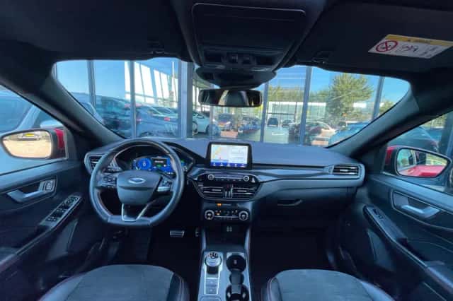 Ford Kuga (2021) thumbnail 3
