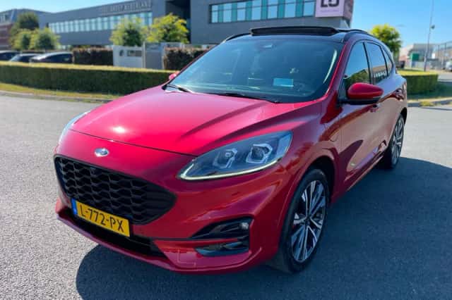 Ford Kuga (2021) thumbnail 5