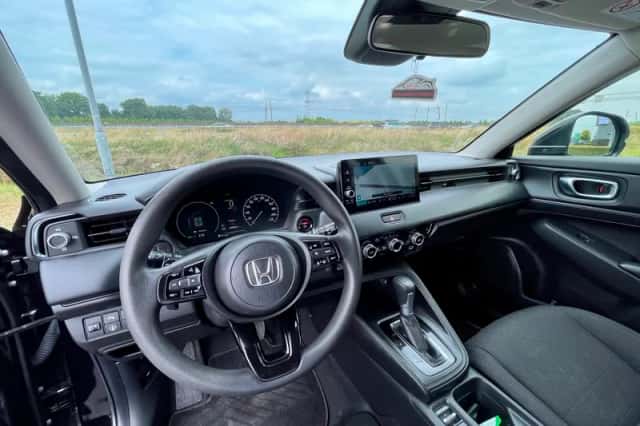 Honda HR-V (2022) thumbnail 3