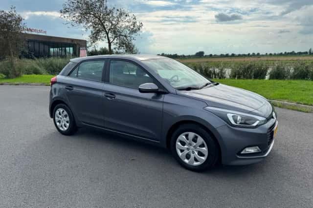Hyundai i20 (2018) thumbnail 2
