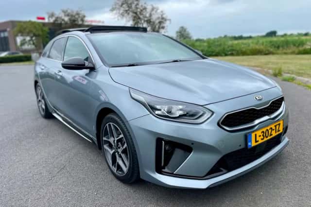 Kia Proceed (2021) thumbnail 2