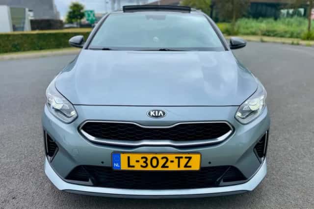 Kia Proceed (2021) thumbnail 4