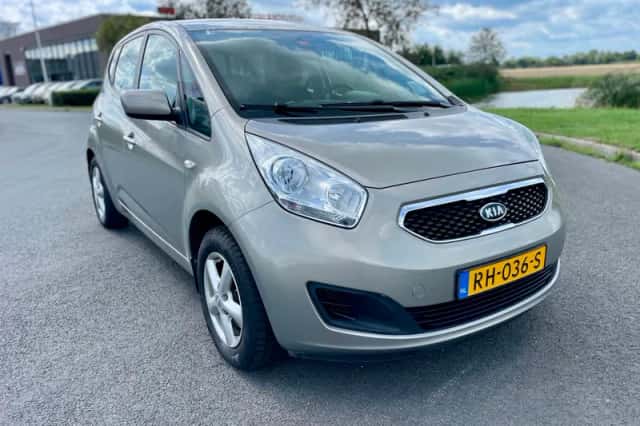 Kia Venga (2012) thumbnail 1