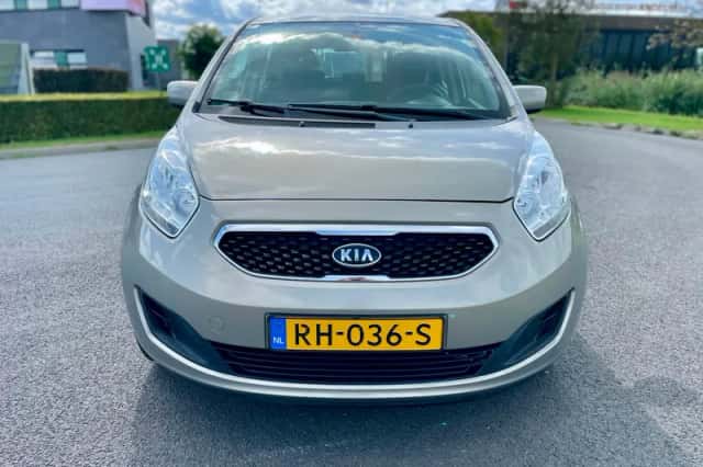 Kia Venga (2012) thumbnail 4