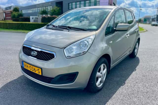 Kia Venga (2012) thumbnail 5