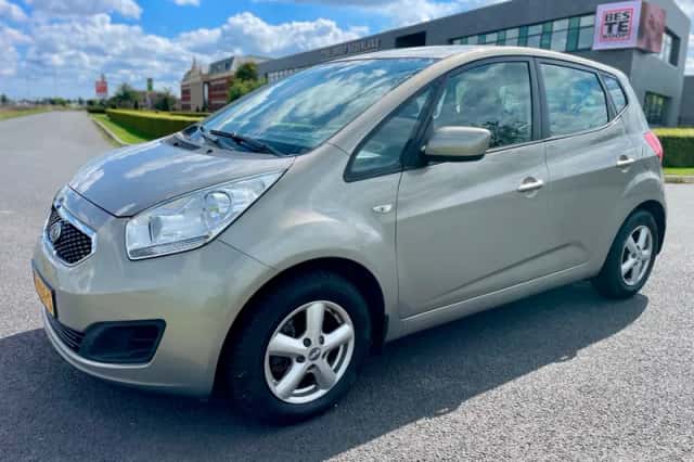 Kia Venga (2012) thumbnail 6