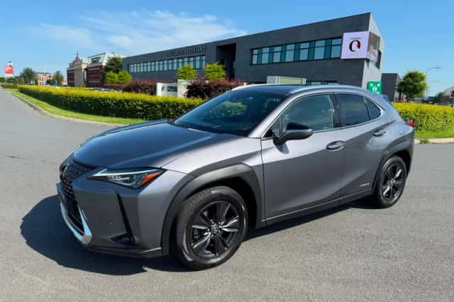 Lexus UX (2019) thumbnail 5
