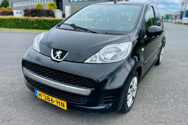 Peugeot 107 (2010) thumbnail 4