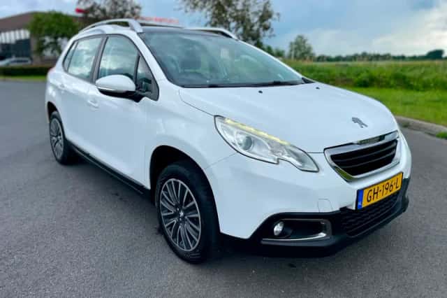 Peugeot 2008 (2015) thumbnail 2