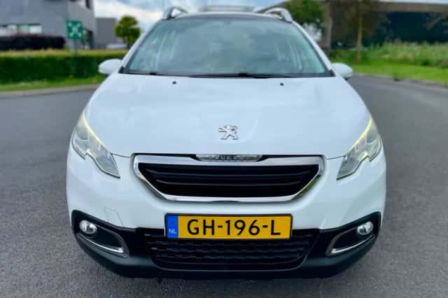 Peugeot 2008 (2015) thumbnail 3