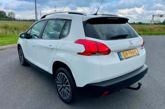 Peugeot 2008 (2015) thumbnail 6