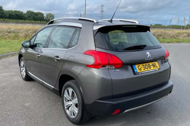 Peugeot 2008 (2016) thumbnail 6