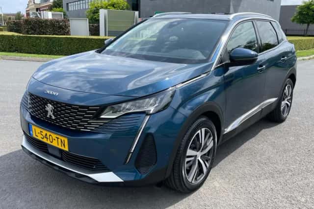 Peugeot 3008 (2021) thumbnail 4