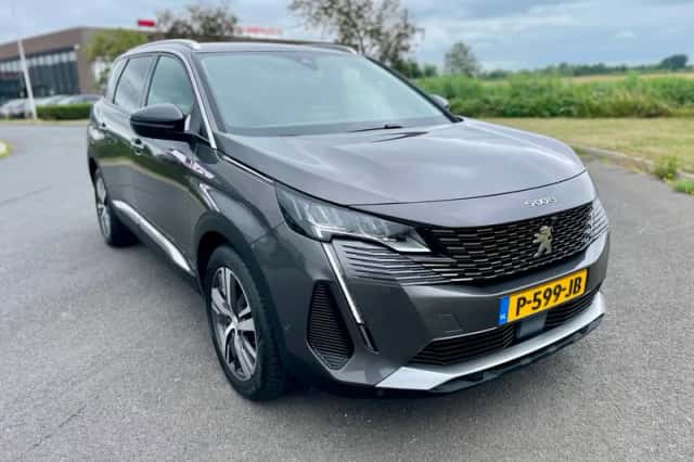 Peugeot 5008 (2022) thumbnail 1