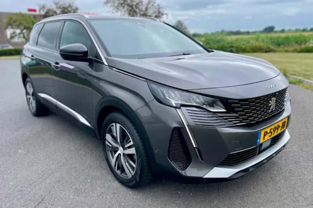 Peugeot 5008 (2022) thumbnail 2